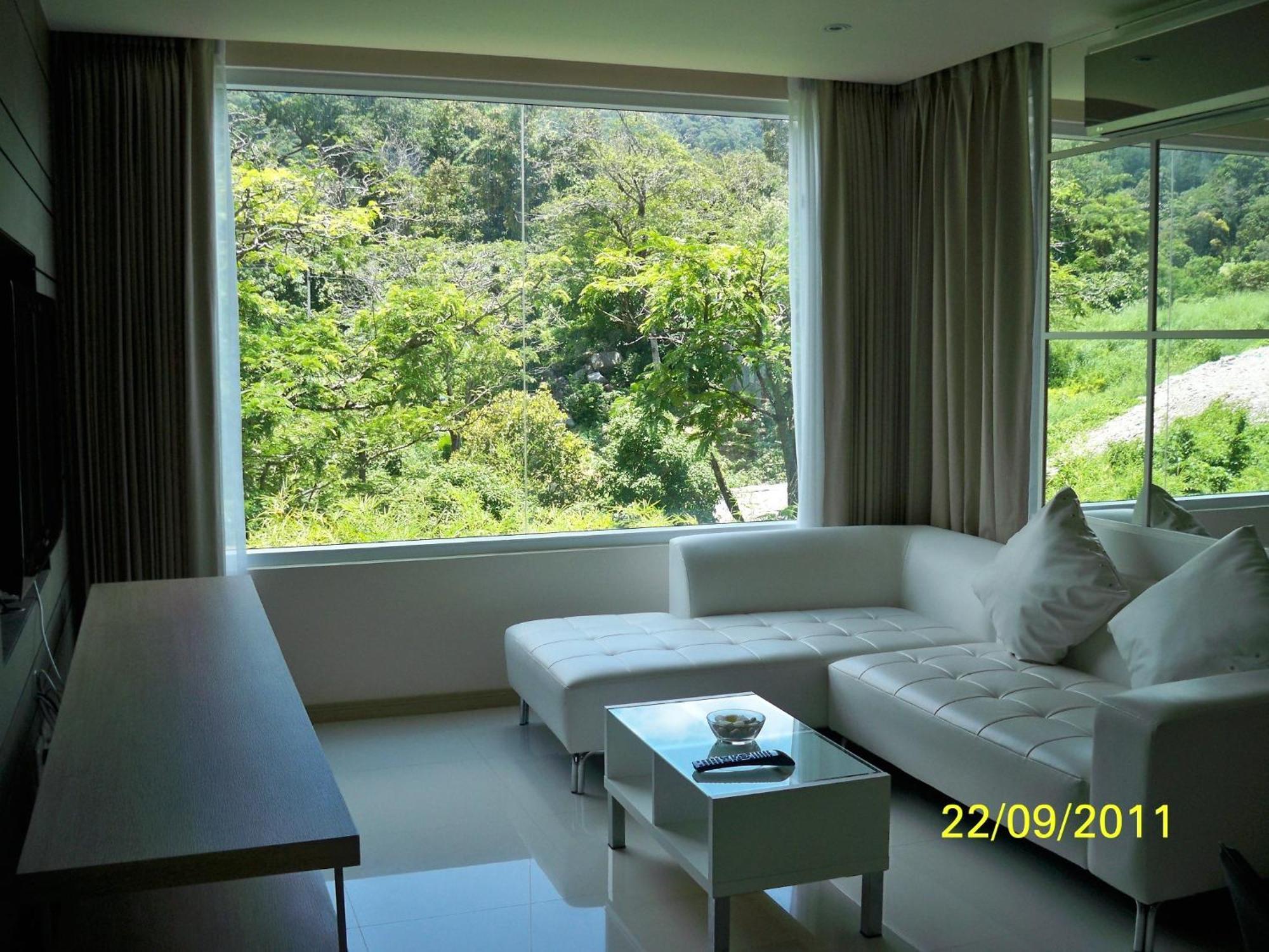 The Baycliff Residences Patong Extérieur photo