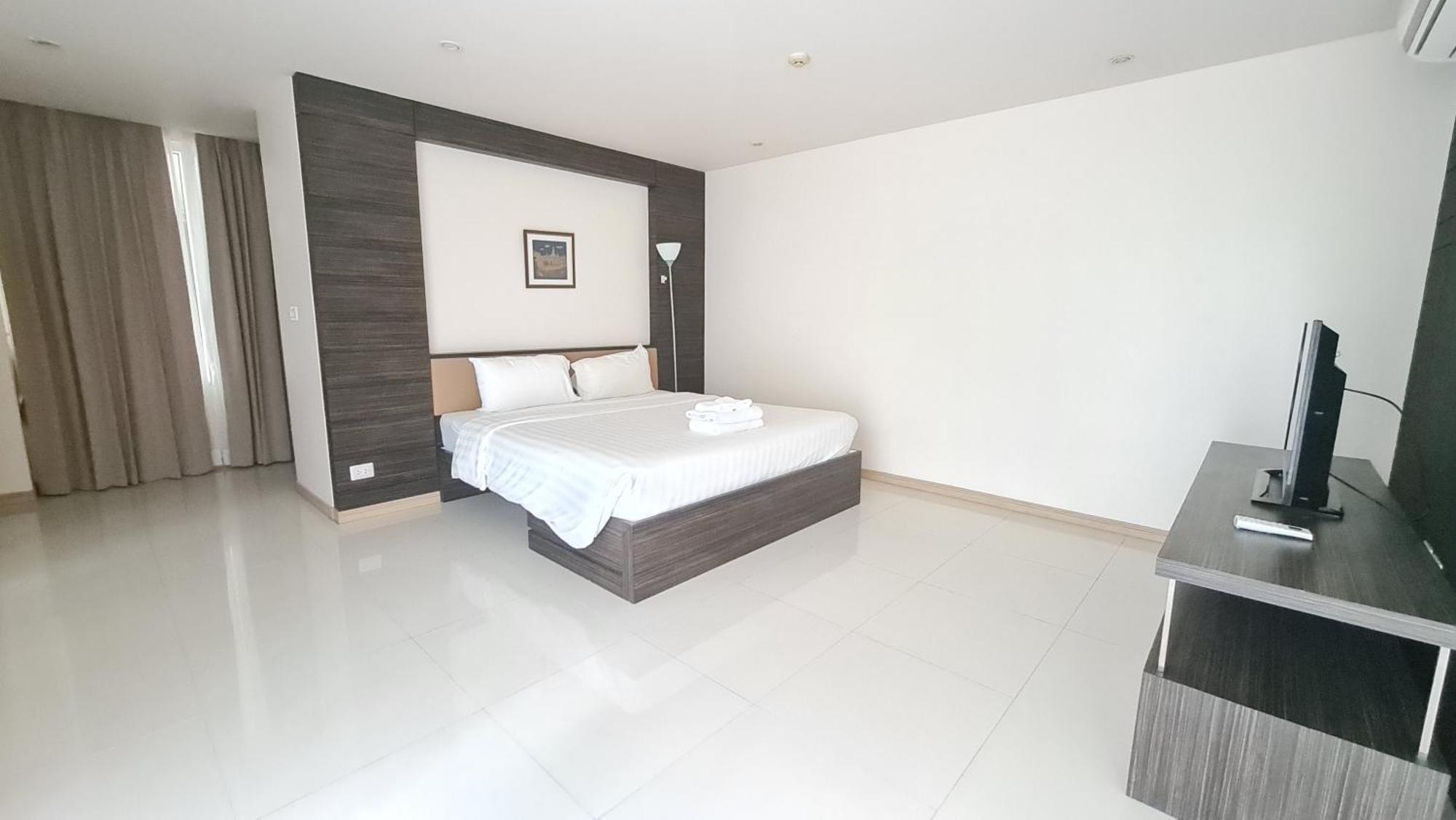 The Baycliff Residences Patong Extérieur photo