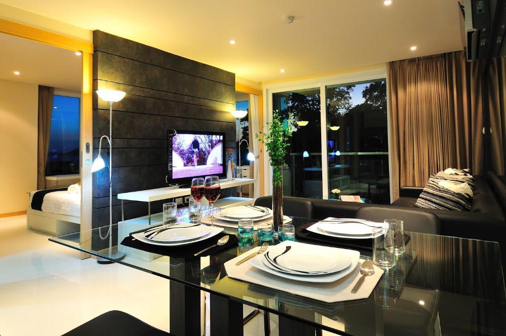 The Baycliff Residences Patong Extérieur photo